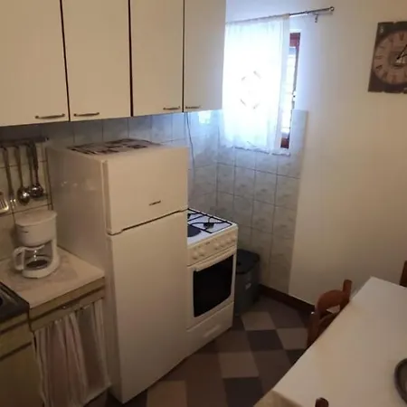 Leonarda Apartment Omis Exterior photo