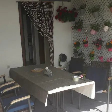 Leonarda Apartment Omis Exterior photo
